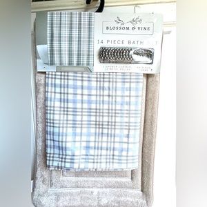 14 piece Bath set NWT Blue
& Grey Colors